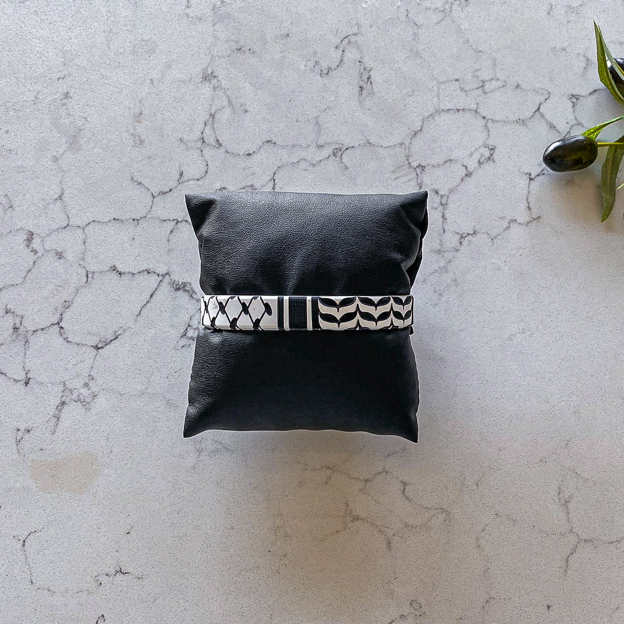 Palestinian Engraved Kuffiyeh Wristband